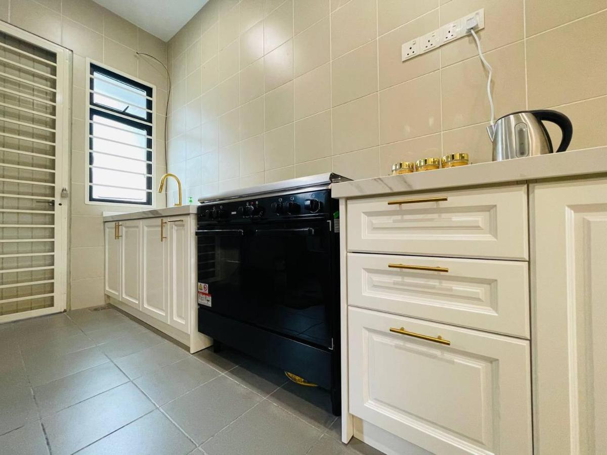 Homestay 3Br Near Setia Alam Shah Alam Zewnętrze zdjęcie